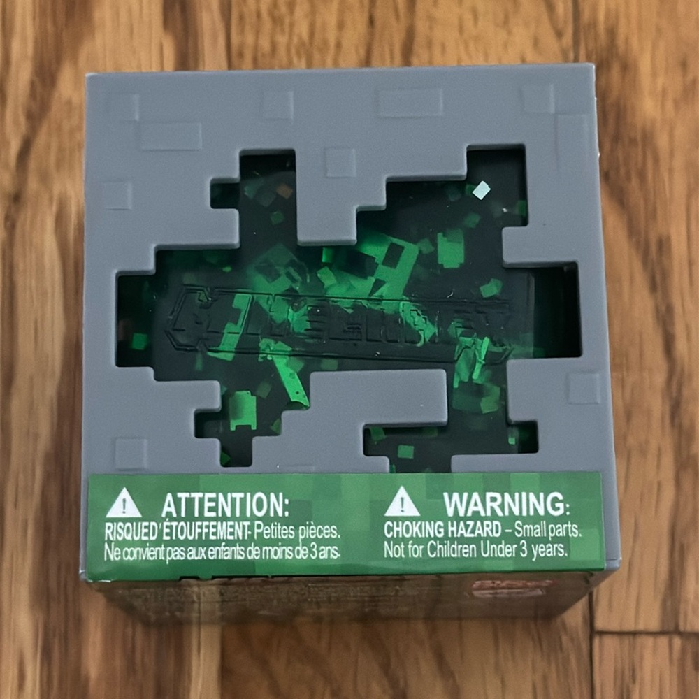 Minecraft Jelly Cube Squishy Toy - Picture 2 of 7